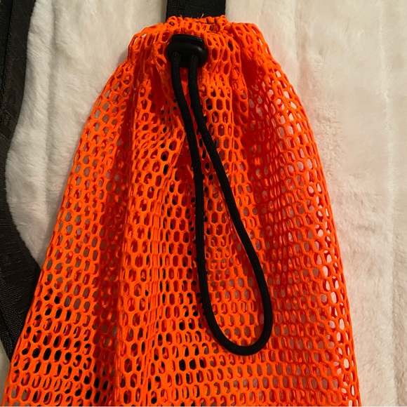 FP Movement Mini Mesh Sling Bag | One Size - Picture 9 of 10